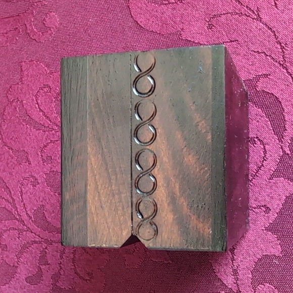 Small Wooden Polish Storage Box with Carved Flower - Picture 6 of 10